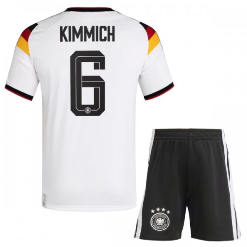 Camisola + Calções Alemanha Kimmich 6 Criança Equipamento 1ª Mundial 2026 Camisola + Calções Alemanha Kimmich 6 Criança Equipamento 1ª Mundial 2026