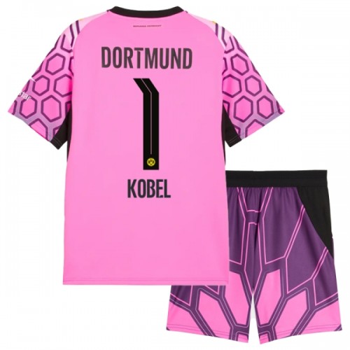 Camisola + Calções Guarda-Redes Borussia Dortmund Kobel 1 Criança Equipamento 2ª 2026-27 Rosa Camisola + Calções Guarda-Redes Borussia Dortmund Kobel 1 Criança Equipamento 2ª 2026-27 Rosa