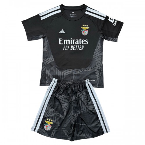 Camisola + Calções Guarda-Redes Benfica Criança 2026-27 Preta Camisola + Calções Guarda-Redes Benfica Criança 2026-27 Preta